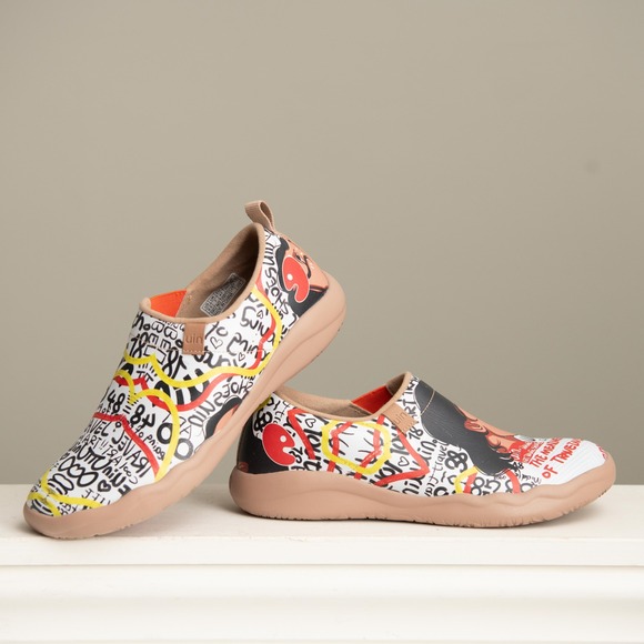 UIN Travel Shoes W Sz 9.5 NWOT! Graffiti Slip On Loafers Wearable Art Eclectic - Picture 4 of 9